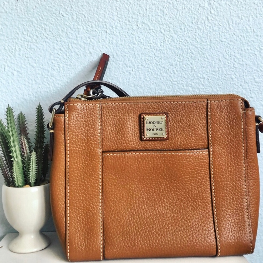 💖🦋🎉Dooney & Burke- Purse🎉 Host Pick💖🦋